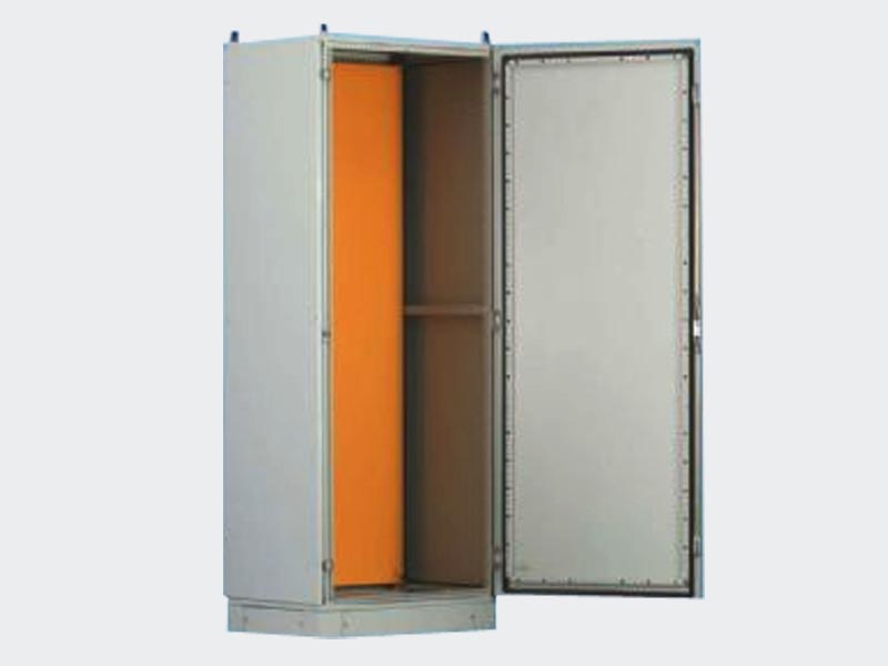 <p>Patent profiled welding frame, firm structure, elegant appearance, spacious internal architecture, the junction of door and frame use foam seal, posses excellent seal performance, Protection Category: IP55.</p>
                        <p><small><b>FEATURES:</b> Strong and stable profiled bar with prepared mounting holes (integrated size: 25mm), Stable structure, exquisite image, spacious inner mounting space, common used accessories, Three point bolted luxury lock, side panels and back panels are fixed by screws, Door can be open to 130 degrees, open left or right freely, All-round Polyurethane Gasket between door and Frame with good sealing performance, 3-sectioned bottom panel, easy to enter cables, M8 earthling pole mounted on the body, door and the mounting panel</small></p>